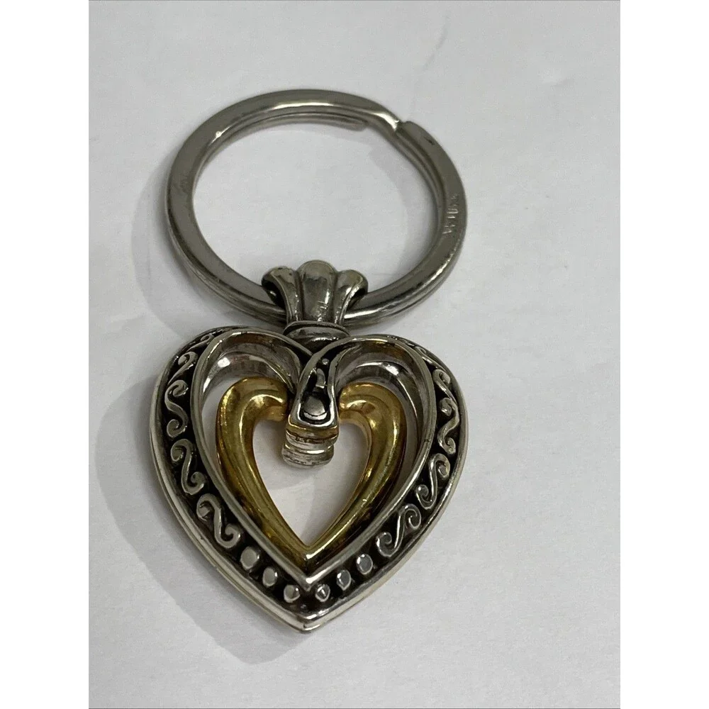 BRIGHTON ELLINGTON DOUBLE HEART REVERSE DESIGN TWO TONE  W/BLK ENAMEL KEY CHAIN